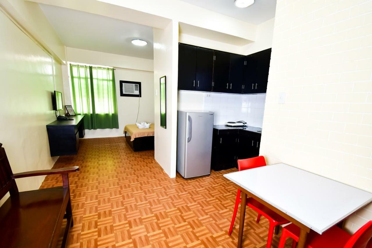 Casa Blanca Apartment Manila Exterior foto